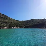 Апартаменти Rokkaria Holidays *
