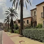 Апартаменти Rokkaria Holidays