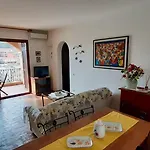 Апартаменти Rokkaria Holidays