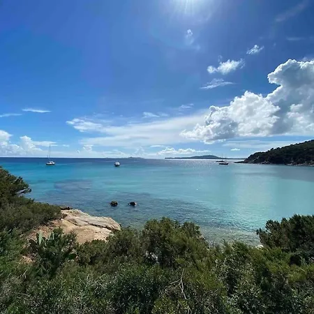 Rokkaria Holidays アパート