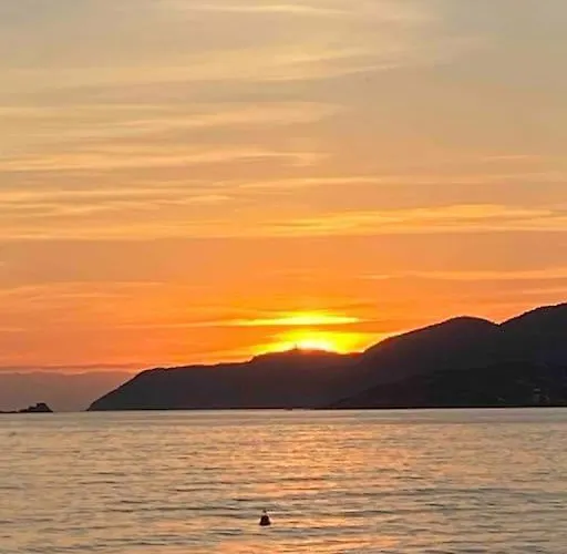 Rokkaria Holidays Апартаменти *