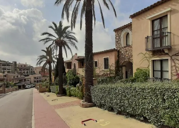 Апартаменти Rokkaria Holidays