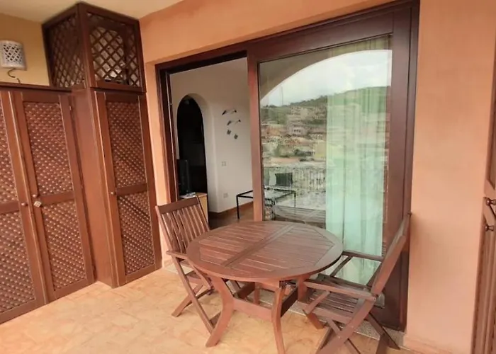 Апартаменти Rokkaria Holidays *